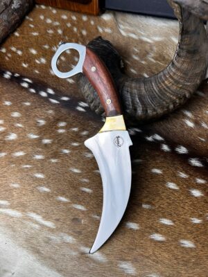 Couteau Karambit avec manche en bois satiné rubané