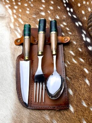 Set de table artisanal – Bois et résine verte avec étui