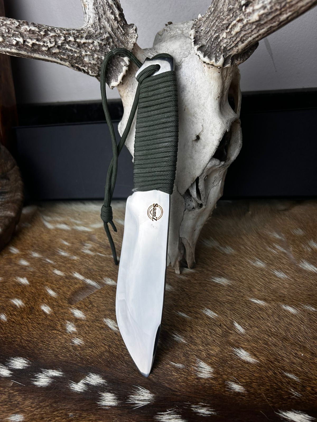 Couteau outdoor artisanal – Manche gainé de cordage